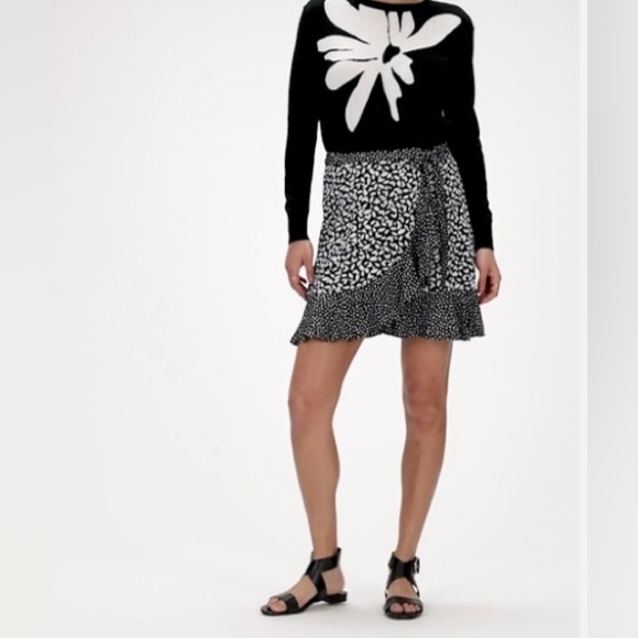 NWT Banana Republic Ruffle wrap mini skirt - size US 0 - polka dot in yellow - Picture 8 of 8